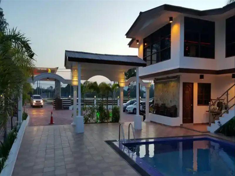 Alsafina Kijal Beach Resort & Restaurant Eksteriør bilde