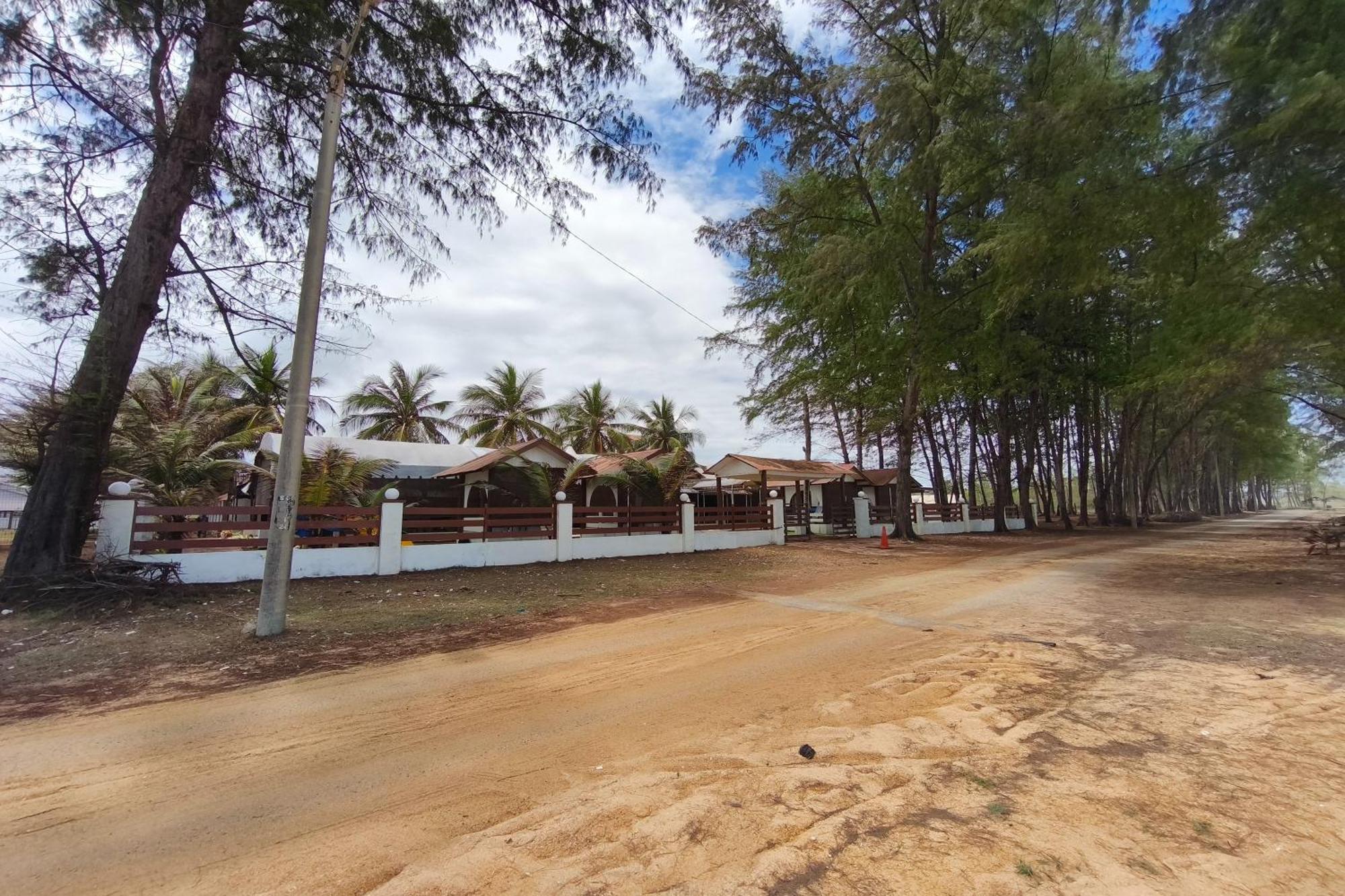 Alsafina Kijal Beach Resort & Restaurant Eksteriør bilde